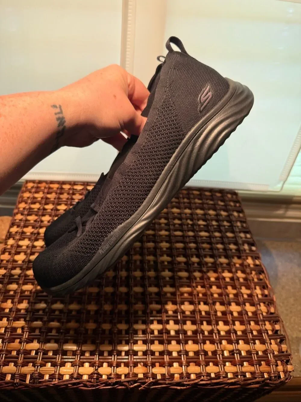 Skechers Stretch Fit Plush Memory Foam Slip On Sz. 11 Black style #137045